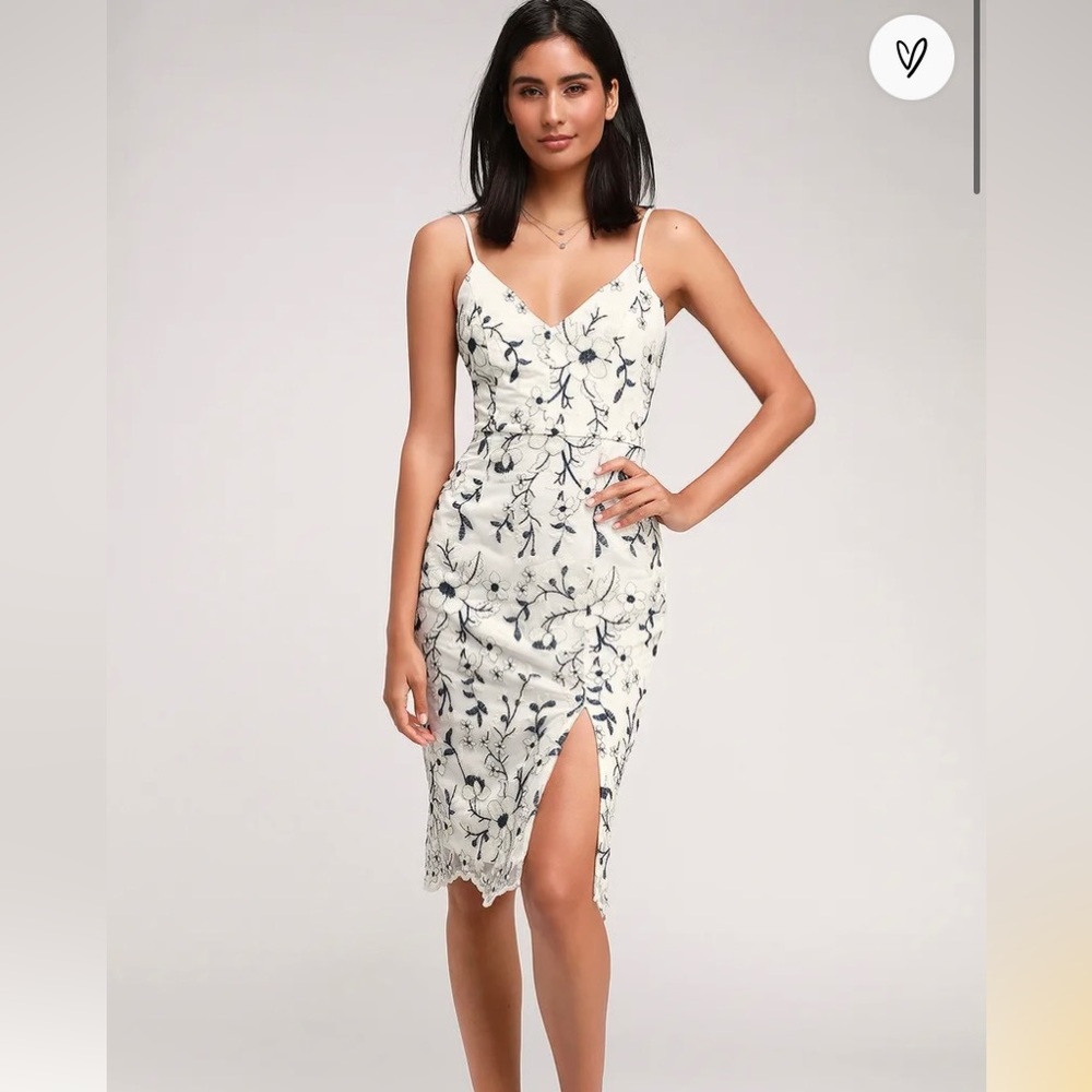 NWT Starleena White and Blue Floral Embroidered Bodycon Midi Dress - Picture 1 of 6